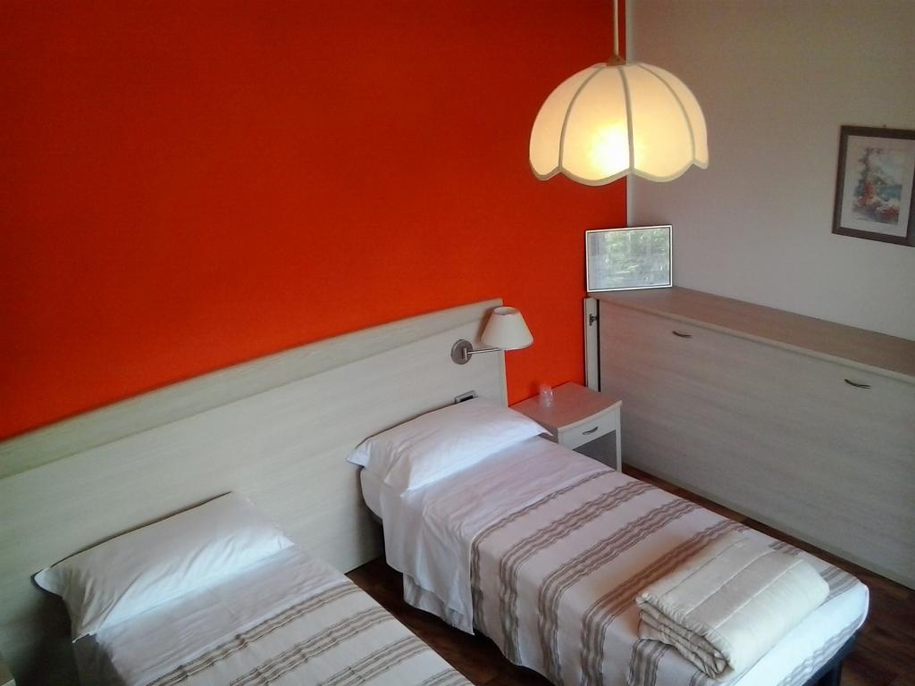 Hotel Pizzeria Mezzolago Pergine Valsugana Δωμάτιο φωτογραφία