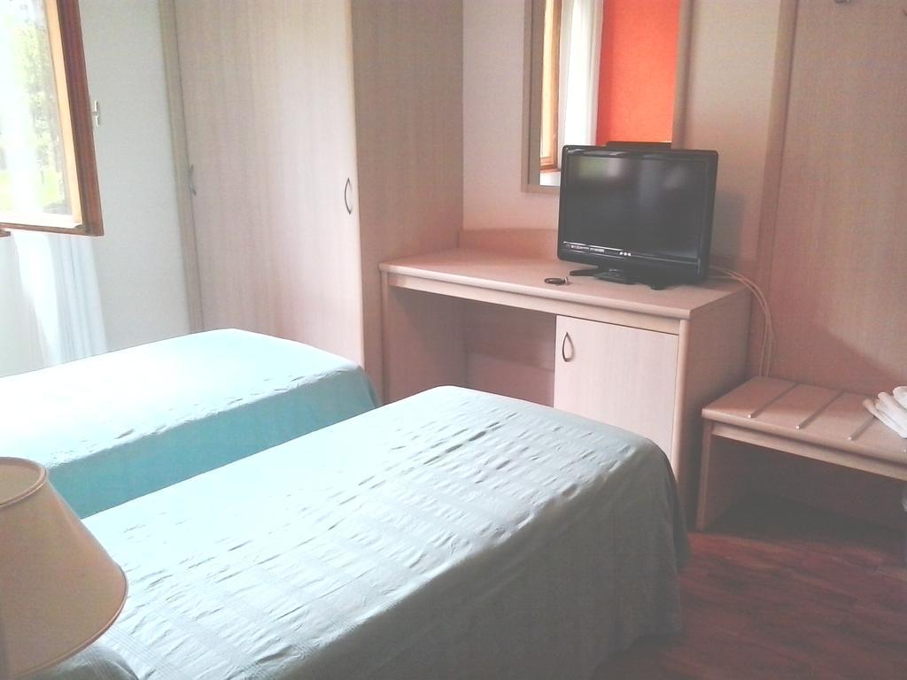 Hotel Pizzeria Mezzolago Pergine Valsugana Δωμάτιο φωτογραφία