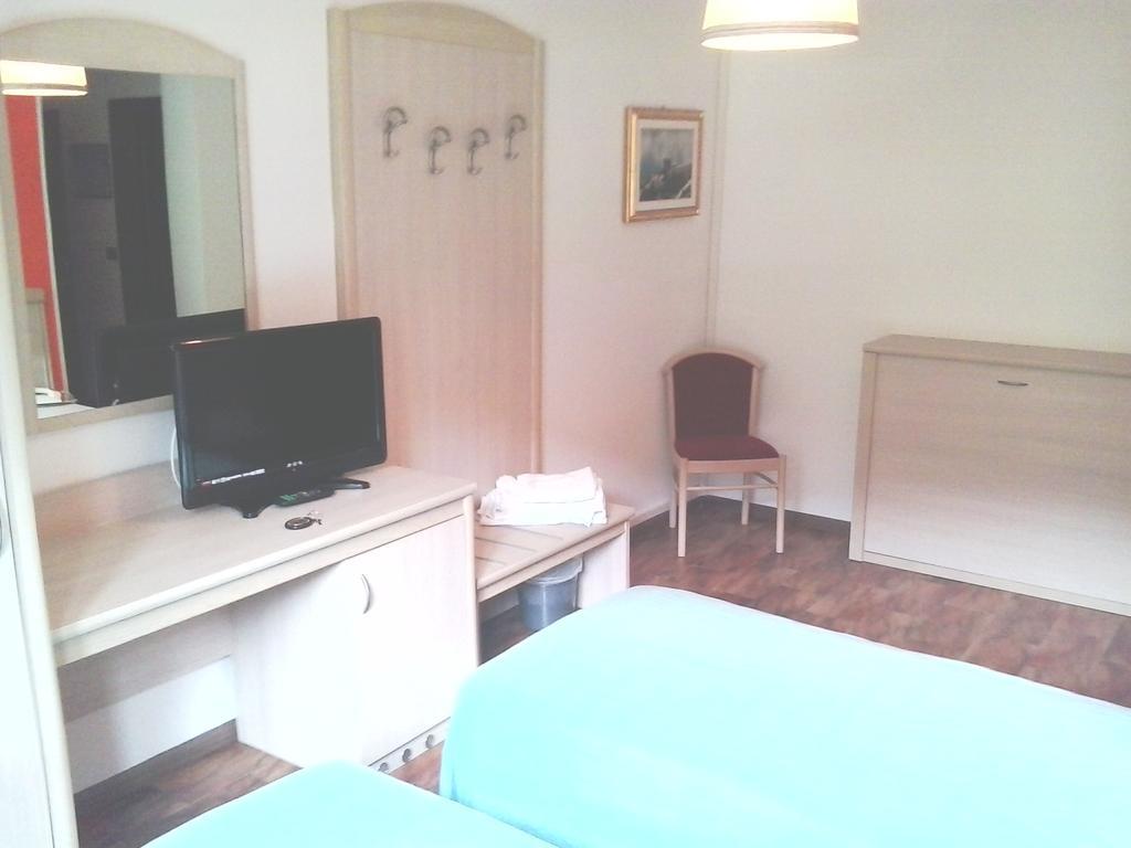 Hotel Pizzeria Mezzolago Pergine Valsugana Δωμάτιο φωτογραφία